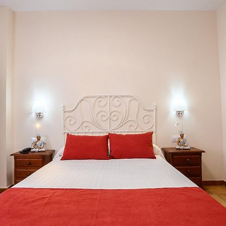 Hotel H28 Camas Kültér fotó