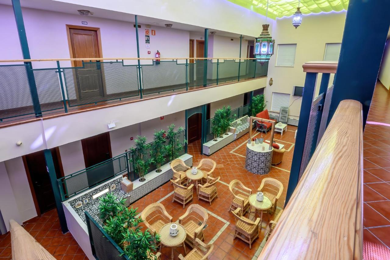 Hotel H28 Camas Kültér fotó